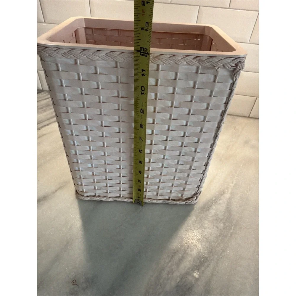 RARE! Vintage Blush Pink Wicker Shabby Trash Can/Wastebasket ES008